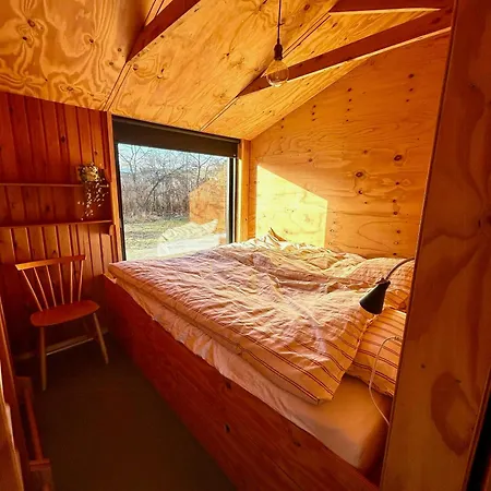 Architect-designed 1960s House Near Svinklov بيت للعطل *