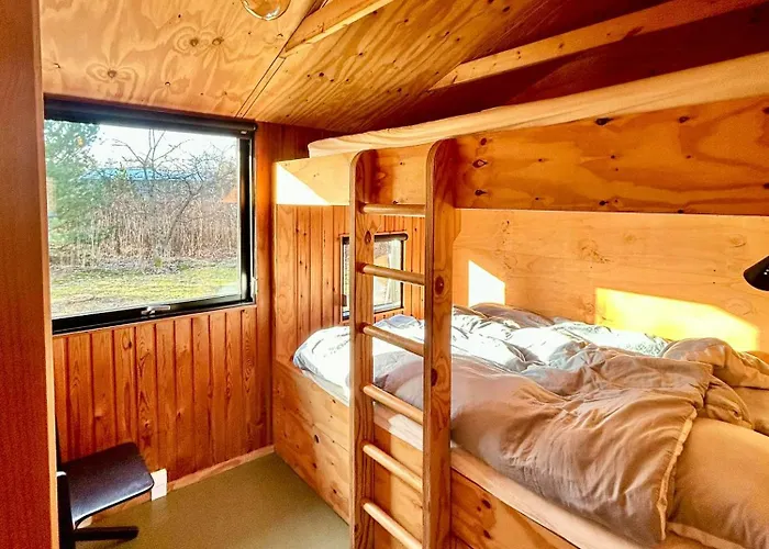 Architect-designed 1960s House Near Svinklov بيت للعطل