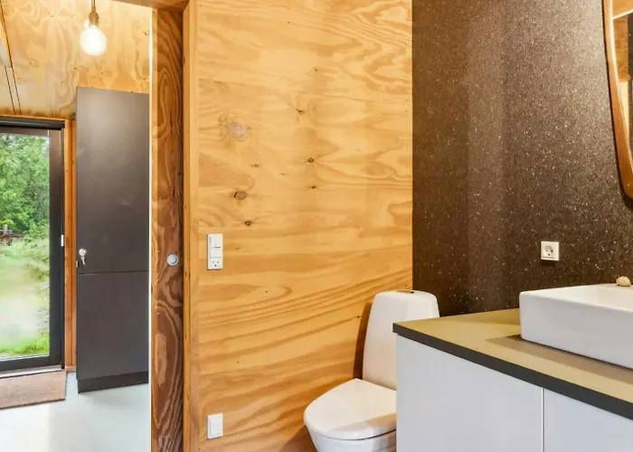 Architect-designed 1960s House Near Svinklov بيت للعطل *
